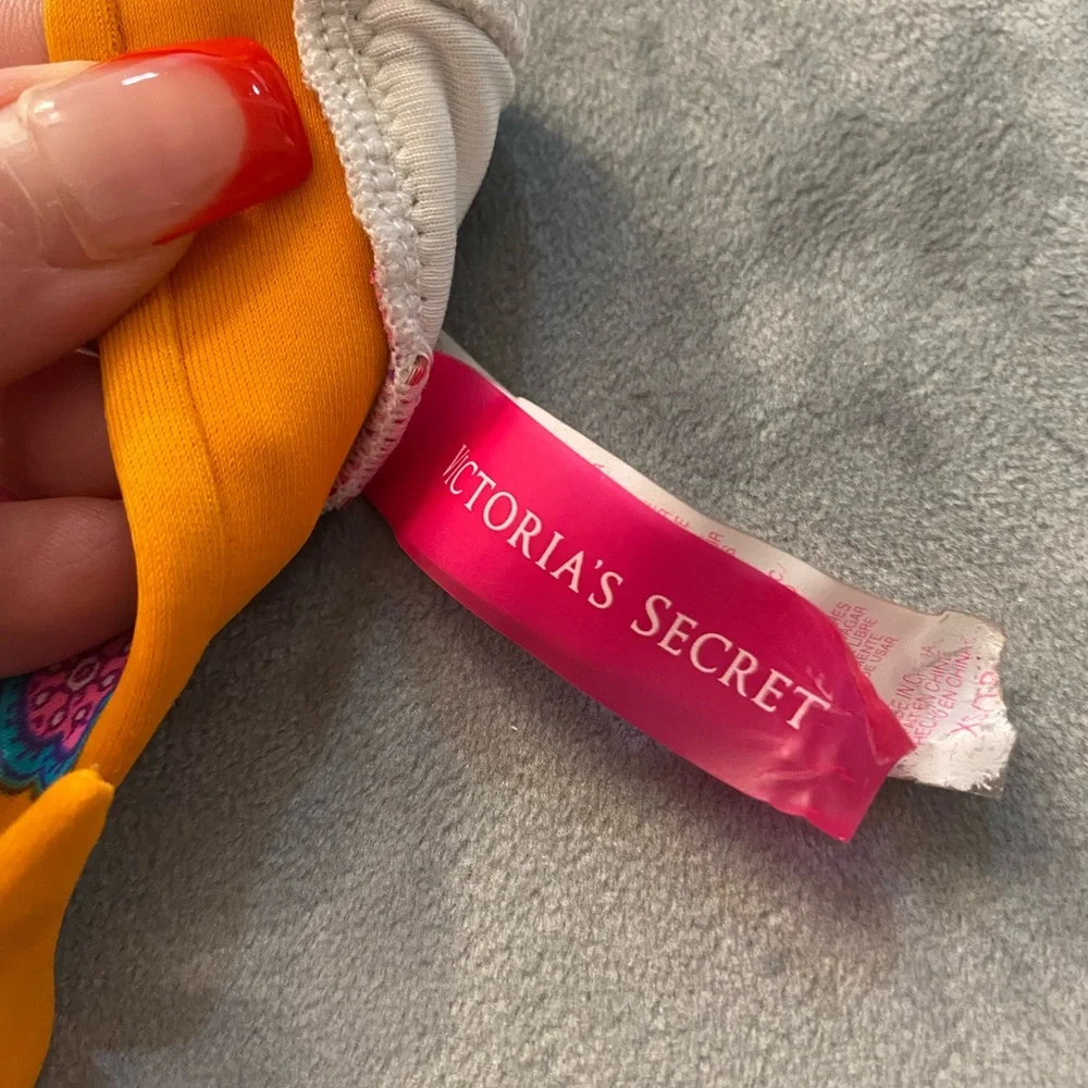 VS SWIM TOP - Picture 2 of 2